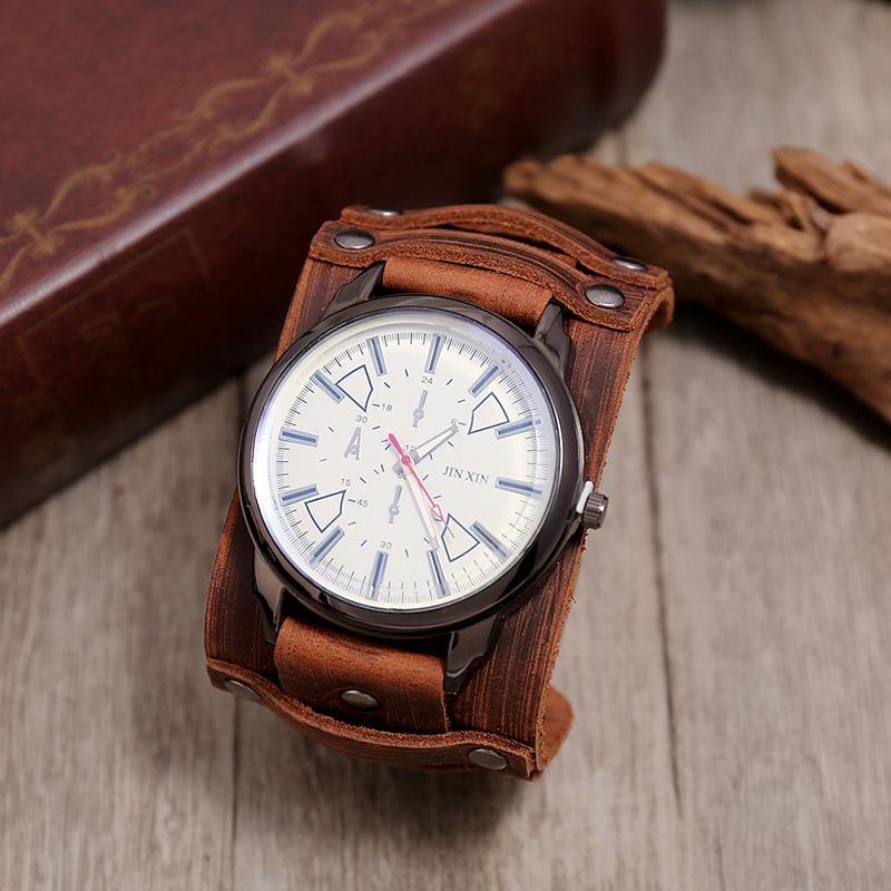 Retro Style Adjustable Cowhide Bracelet Watch - Trendy Unisex Accessory