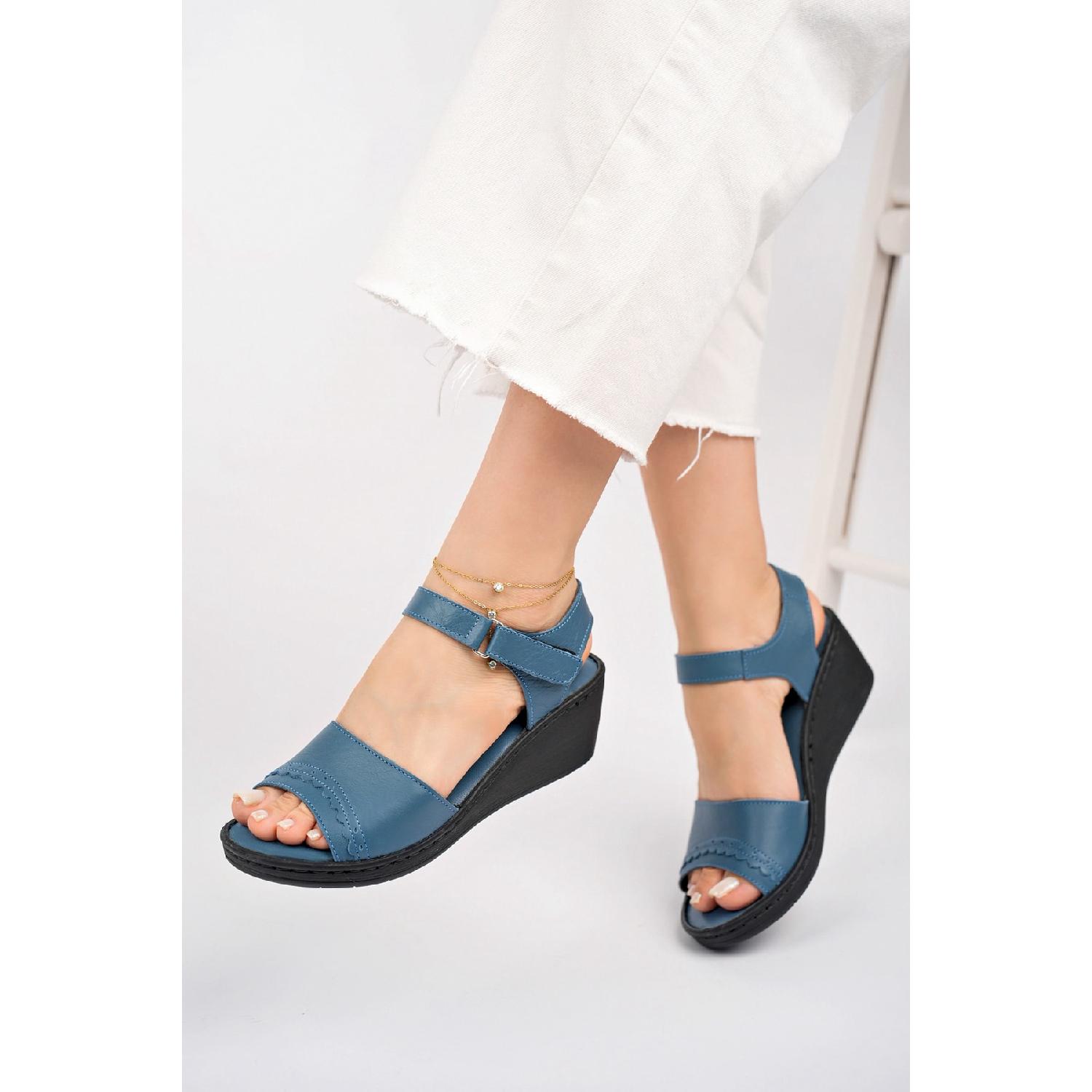 

Джинсы из натуральной кожи Синие женские кожаные сандалии Dc-0180