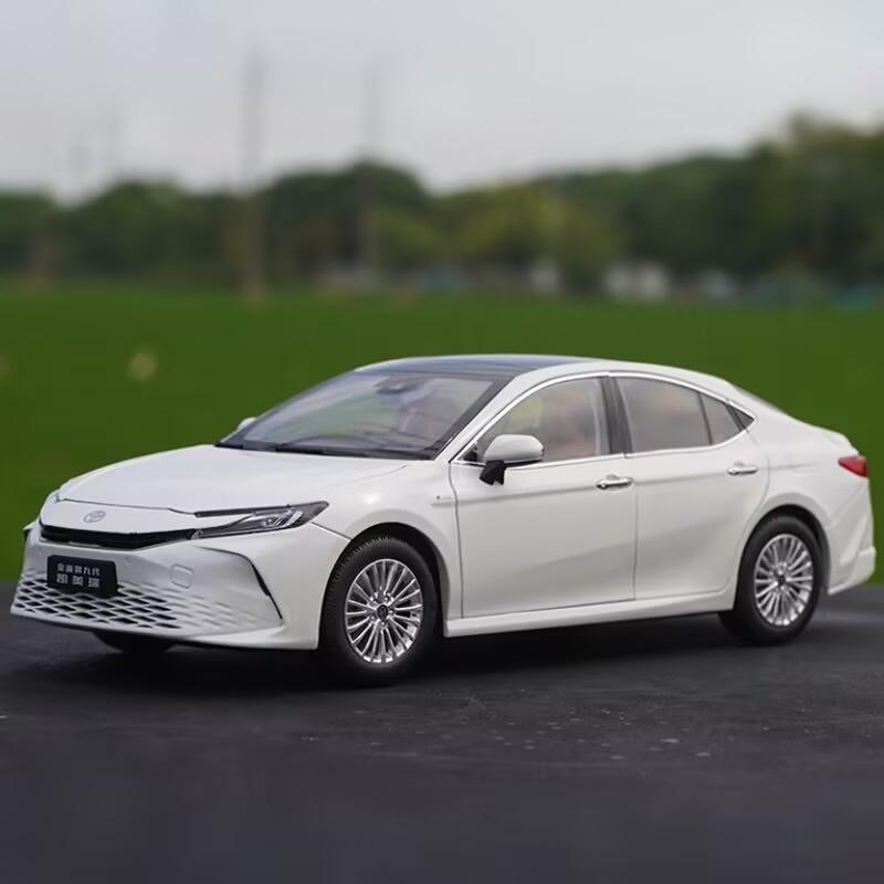 YVAZ6 1/18 TOYOTA Camry Alloy Car Model Diecast Metal Vehicles Car Model Miniature Scale High Simulation Collection Childrens Toy Gift