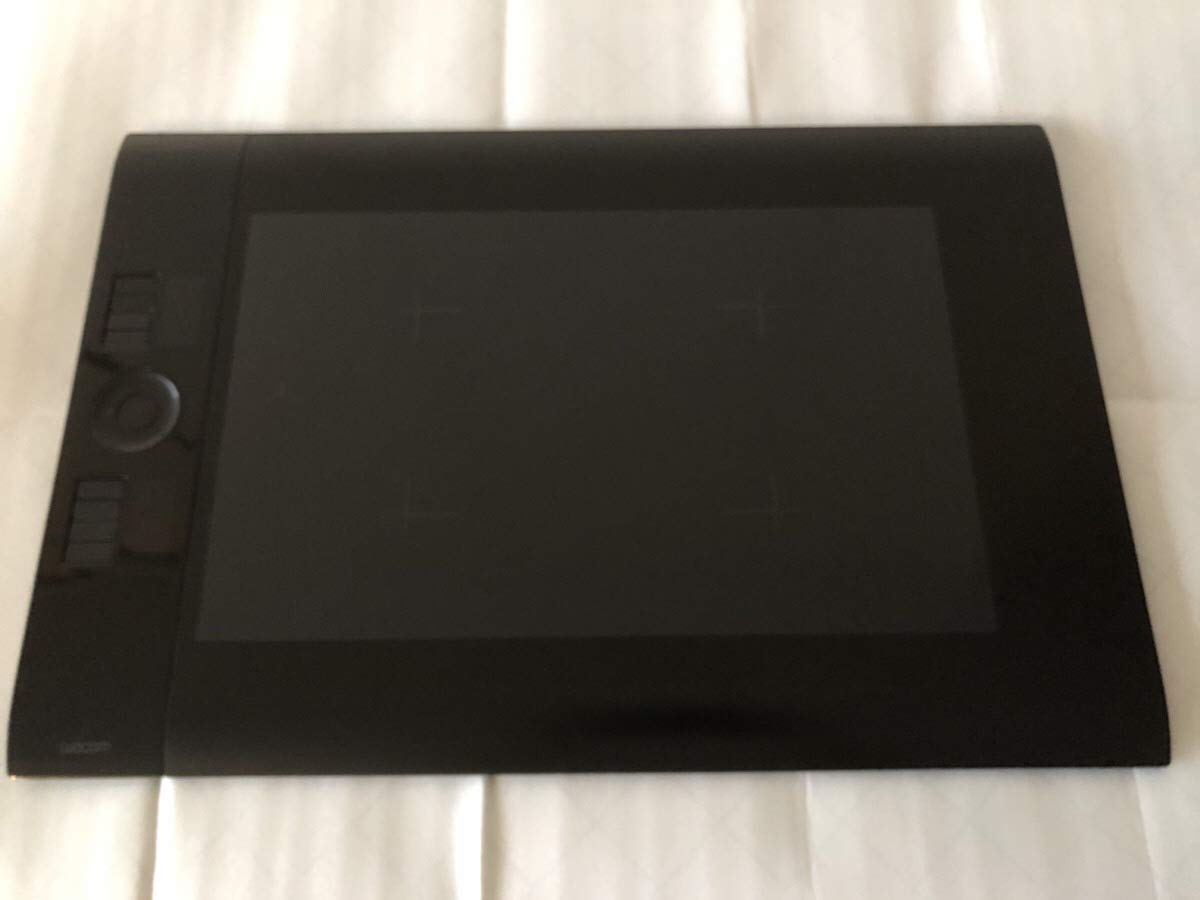 

Wacom Intuos4 Professional Pen Large Відчуття пера та письма PTK-840/K0 Планшет, Розмір, Як папір