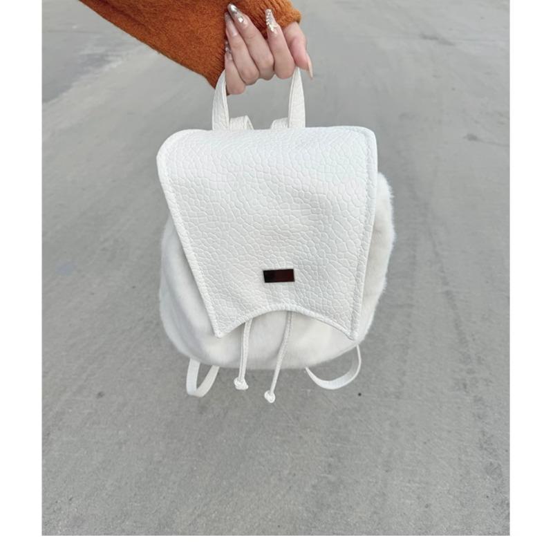 

Плюшевый рюкзак в корейском стиле с большой вместимостью, нишевый дизайн для осени и зимы, универсальный ручной рюкзак для девочек белый