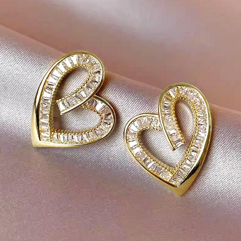 European and American Elegant Heart Hollow Design Heart Earring Zircon New Design Full of Inlaid Niche Elegant Zircon