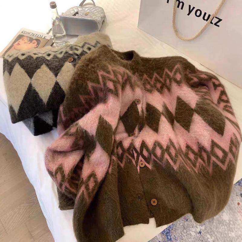 Spring new loose lazy style retro diamond color matching knitted cardigan soft waxy sweater jacket women