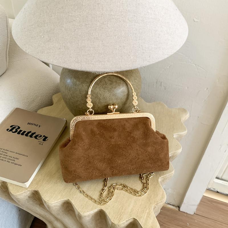 New Vintage Handbag Shell Lock Bags Chic Women's Purse Handmade Lay Bags Stylish Retro Women's Handbags Chain Crossbody Bags