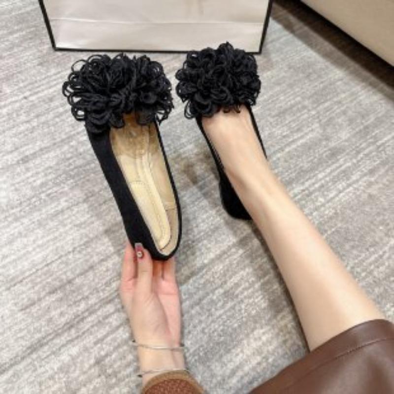Shallow mouth flat bottom flower evening shoes gentle wind with skirt temperament comfortable and versatile beautiful woman autumn shoes