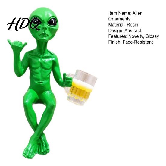 Green Alien Figurine for Fish Tank Fuunny Statue, with Beer Glass Figurine, Home Office Funny Sculptures Wine Cabinet Bar Pub Game Room Desktop Shelf