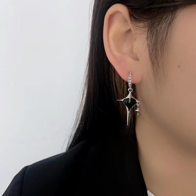 Gothic Black Star Drop Earrings Punk Crystal Heart Dangle Earrings Fashion Creative Ear Buckle Women Party Jewelry Accessories