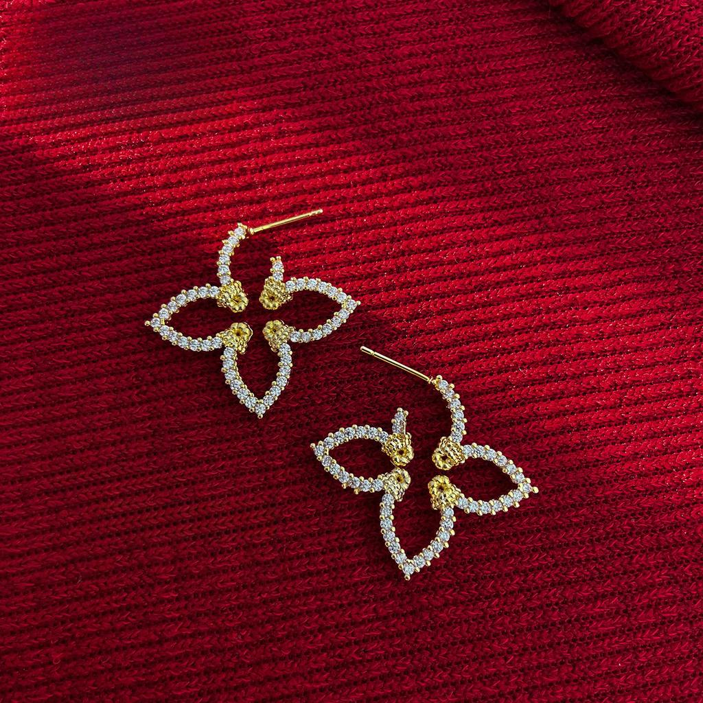 Geometric Full Diamond Stud Earrings Fashion Light Luxury High Sense Earrings Temperament Versatile Exquisite Four-leaf Clover Earrings