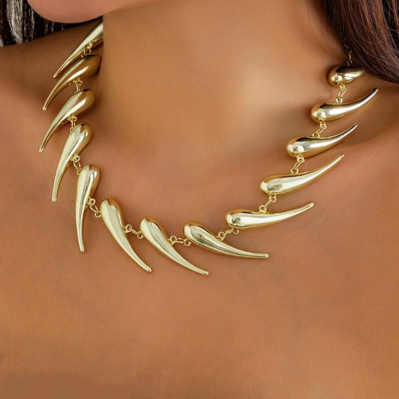 Vintage Rivets Necklace Gothic Water Drop Pendant Neck Chain Choker for Dancing