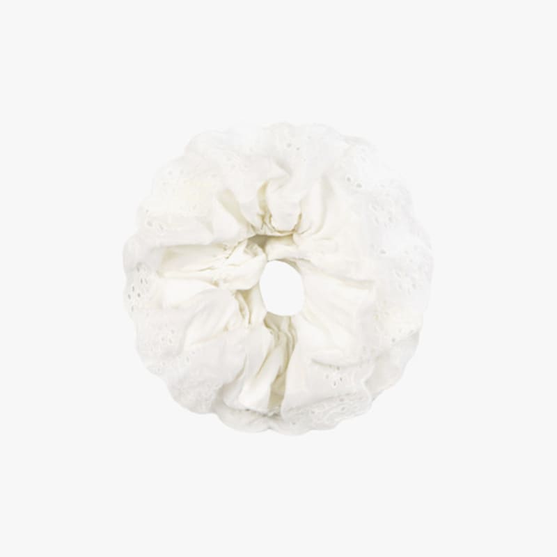 PINK PINEAPPLE PUNCHING LACE SCRUNCHIE_WHITE