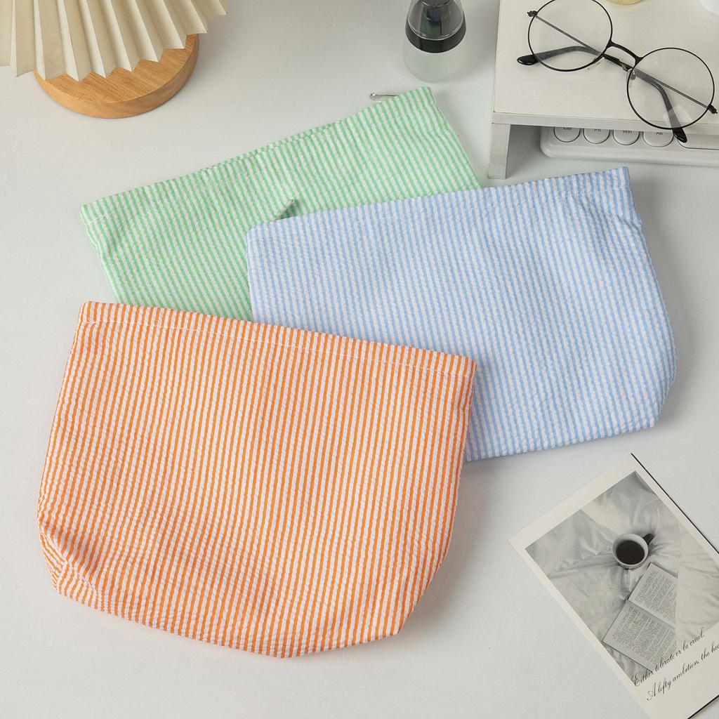Bubble Gauze Makeup Bag Women Handbag Large Capacity Cosmetic Bag Toiletry Bag Embroidered Striped Makeup Pouch Travel Organizer