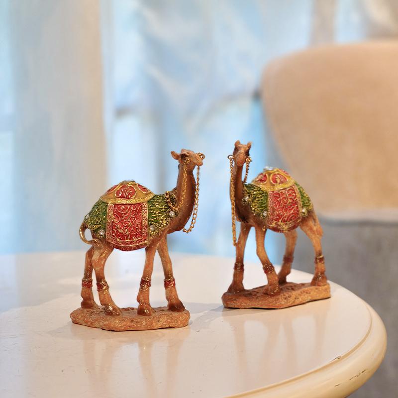 Desert Camel Statue Light Luxury Craft Ornament for Home, Bedroom, Living Room, Study, and Office Desk Decoration