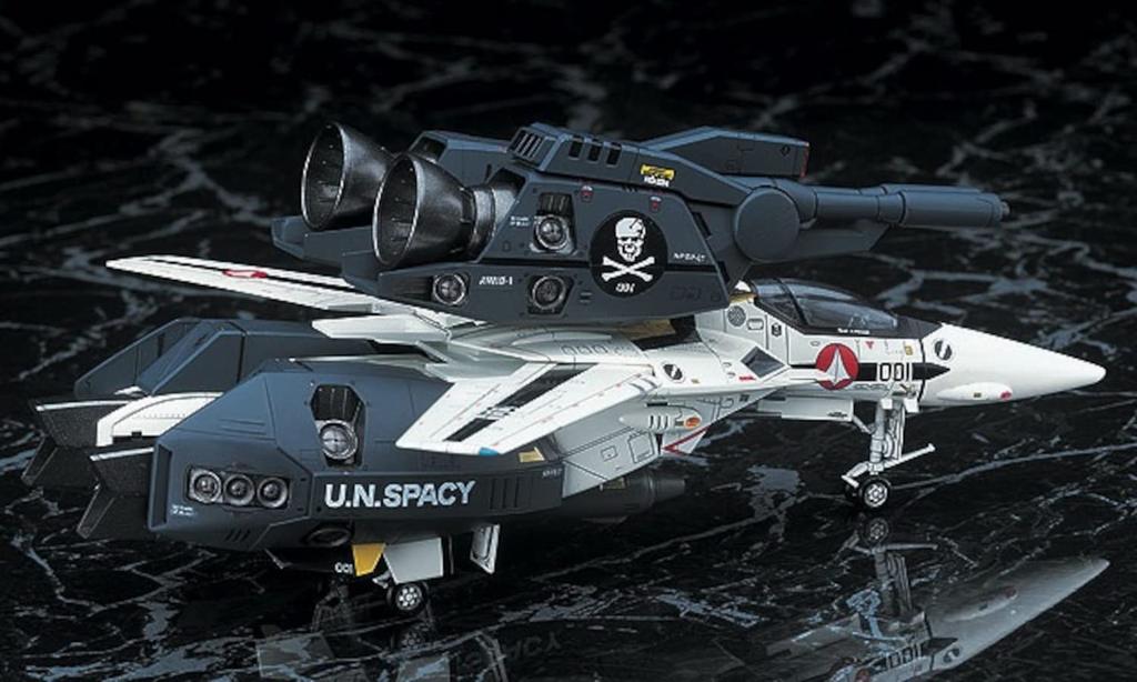 Hasegawa Superdimenzionální pevnost Macross Vzpomínáš si na měřítkový plastový model Valkyrie 17 Láska? VF-1 Super/Strike 1/72
