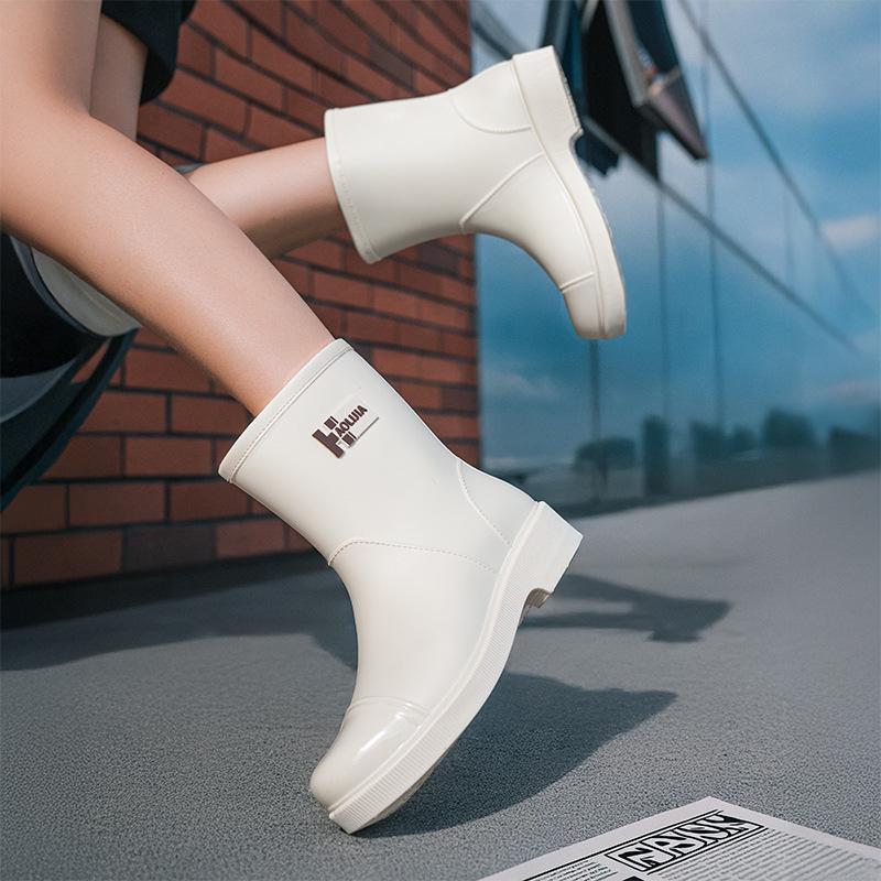 Women's Eco-friendly Mid-Calf PVC Rain Boots - Non-slip Rubber for Outdoor & Kitchen Use.