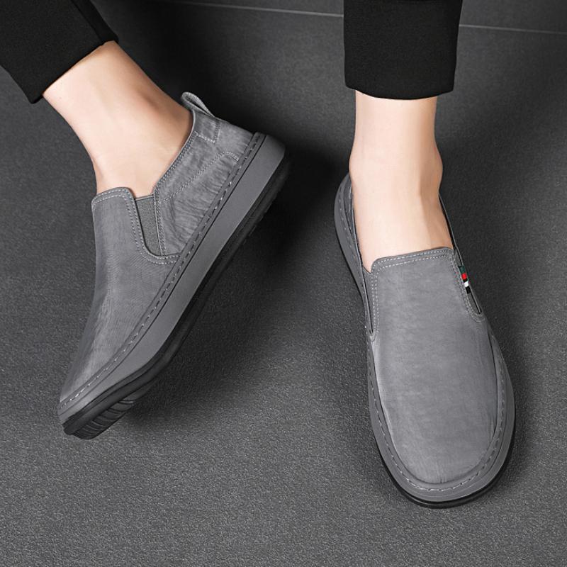 Fashion Summer Sneakers Men Ice Silk Cloth Canvas Shoes for Men Trend Breathable Walking Shoes Comfortable Slip On Flat Shoes Male 2024