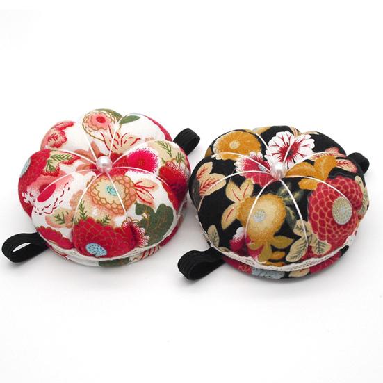 DIY Handmade Pumpkin Wristband Needle Holder Retro Pin Cushion Sewing Tools