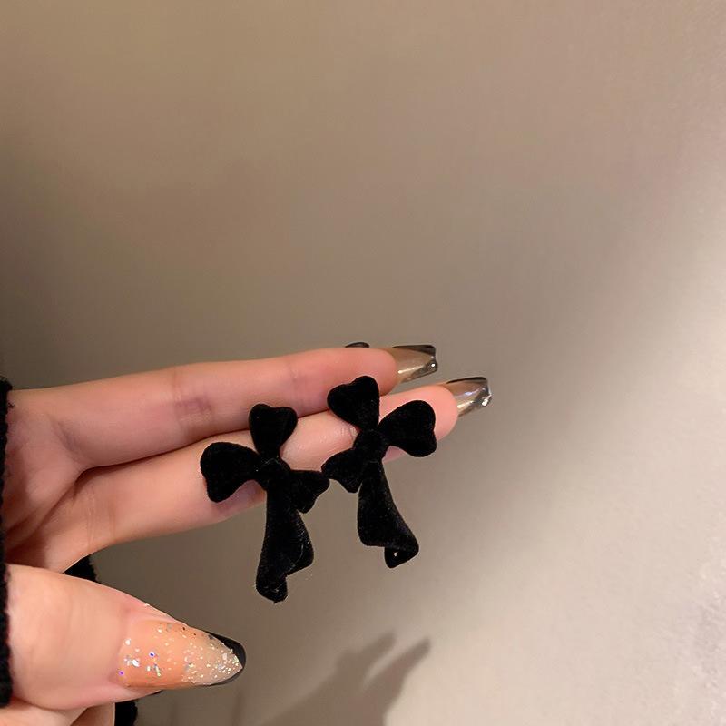Vintage Wine Red Flocking Earrings Charm Geometric Bowknot Stud Earrings for Women Girls Fashion Unusual Jewelry Ear Accessories