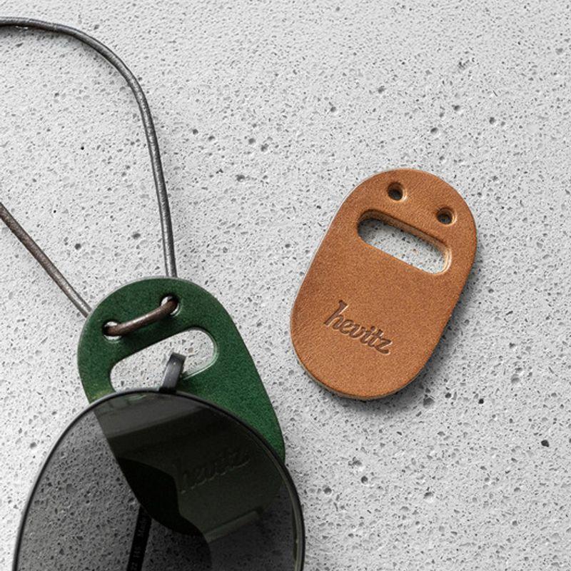 

Hevitz 3837 Sunglasses Holder Red