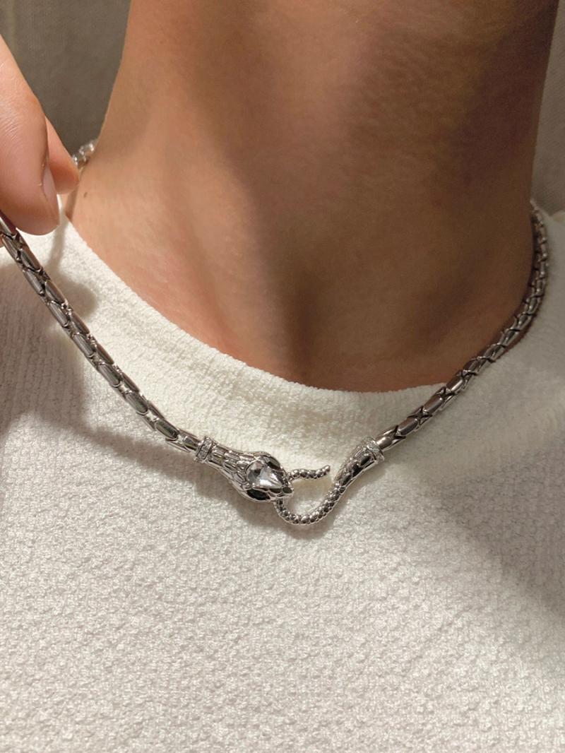 

Оригинальный дизайн в одном стиле для мужчин и женщин. A