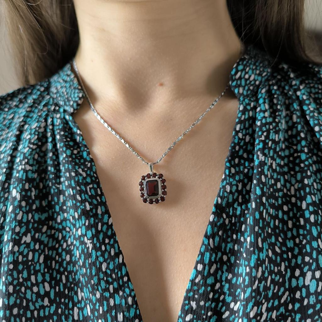 Silver Pendant with Garnet 4.575ct (2181392)