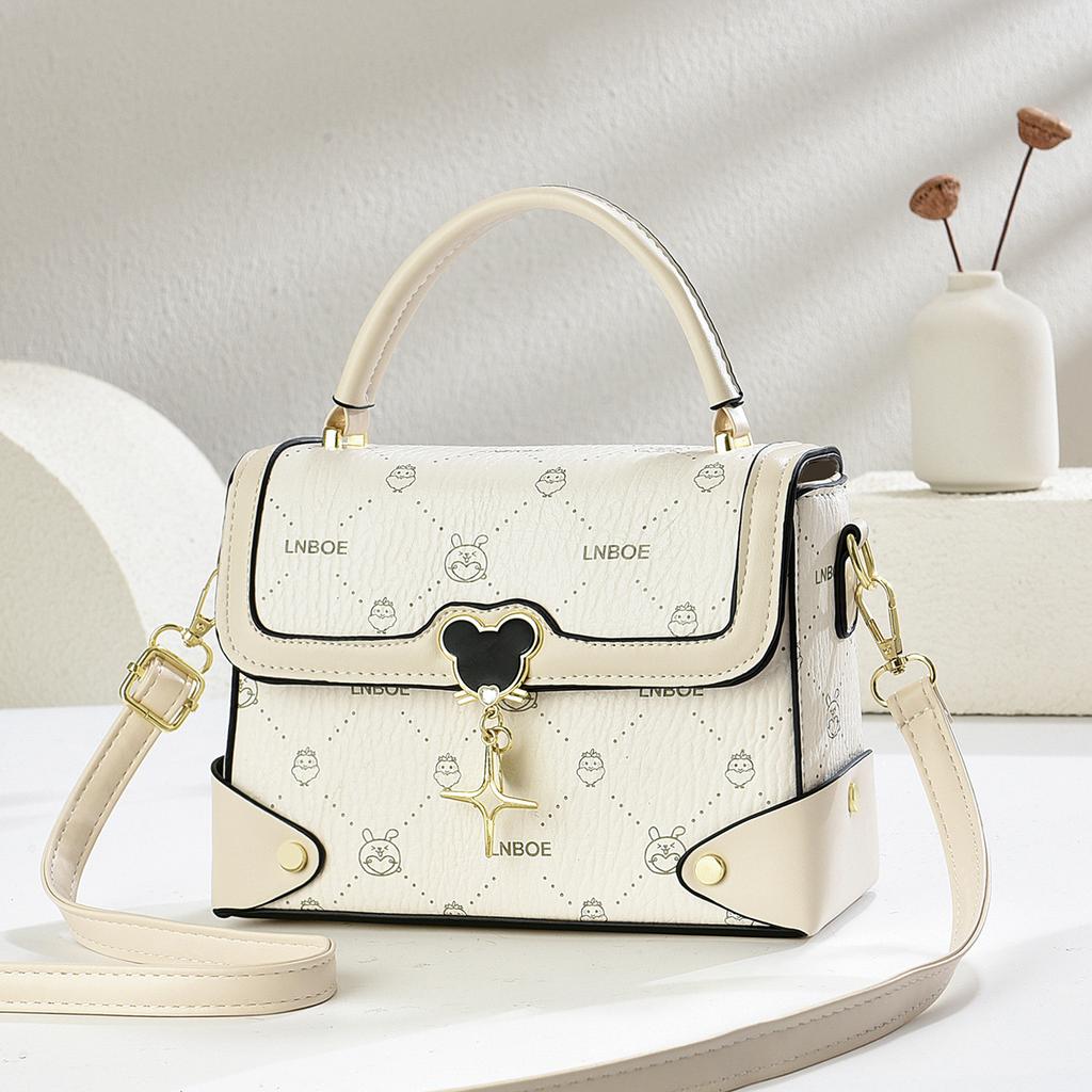 Women's Bag Single Shoulder Small Square Bag 2025 Winter New Trend Versatile Model Niche Girl Heart Bag Women's Bag