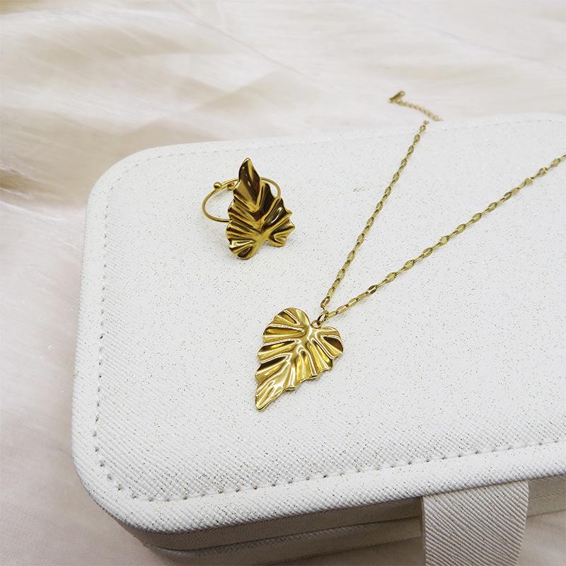 

18K Gold Leaf Pendant Necklace & Stainless Steel Geometric Ring Set 18K