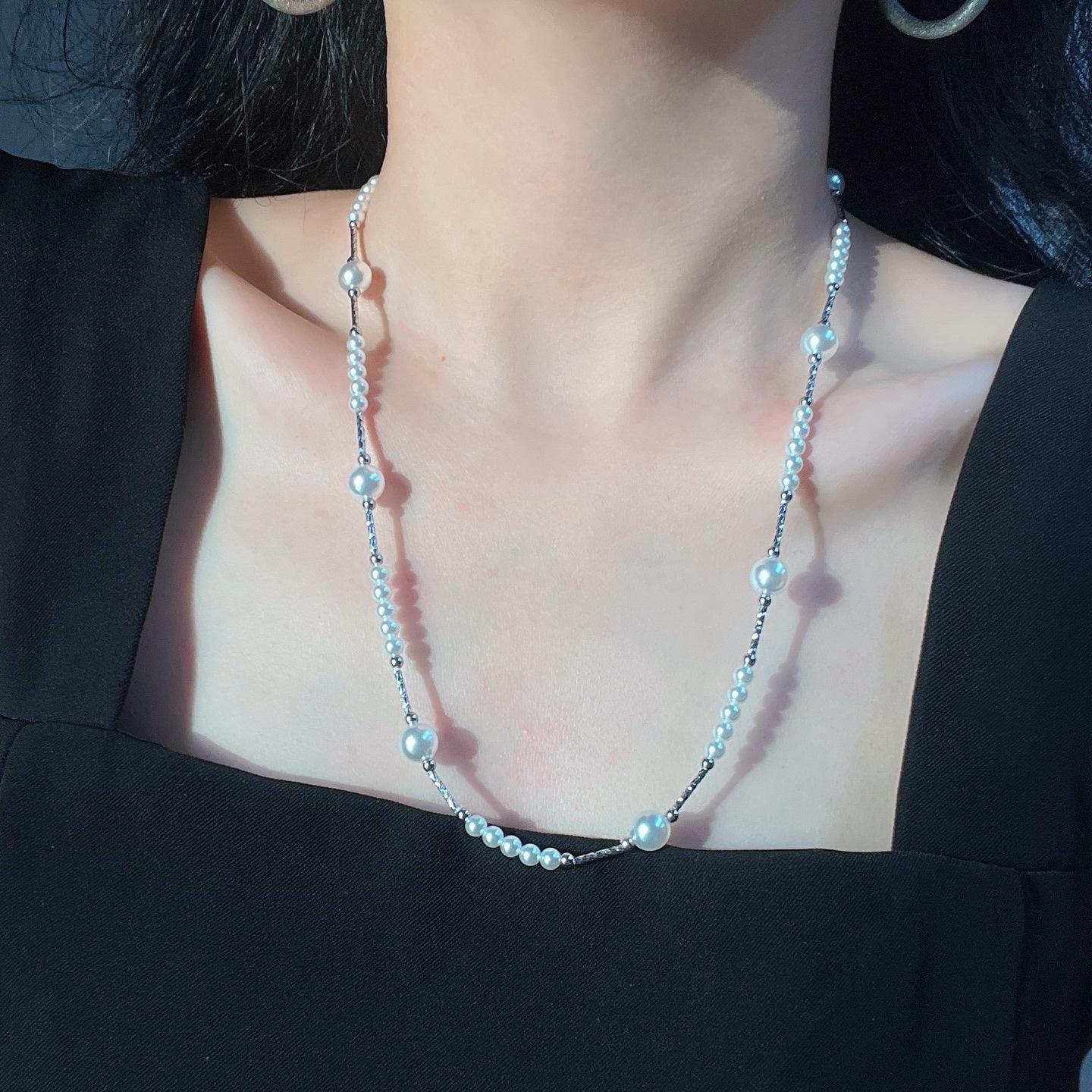 Vintage High Quality Strong Light Cold White Artificial Crystal Necklace Necklace Sweater Chain
