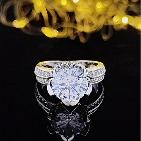 Luxurious Women's Flat Cut Ring - Elegant Jewelry Hand Accessory, Phantom R4338