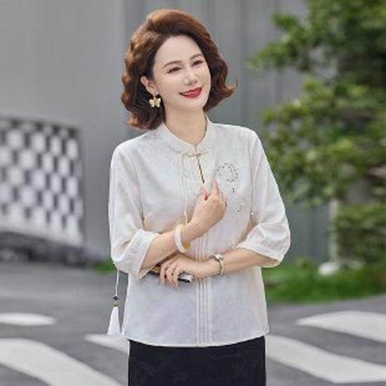 

Elegant Summer Blouse for Mothers: Chinese Style Seven-Sleeve Top for Middle-Aged & Elderly Women 3XL білий