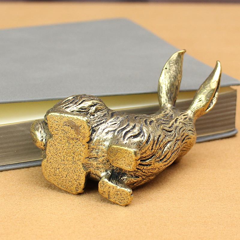 Creative Brass Zodiac Rabbit Ornament Metal Retro Personalized Office Desk Paperweight Rabbit Year Blessing Rabbit Ornament