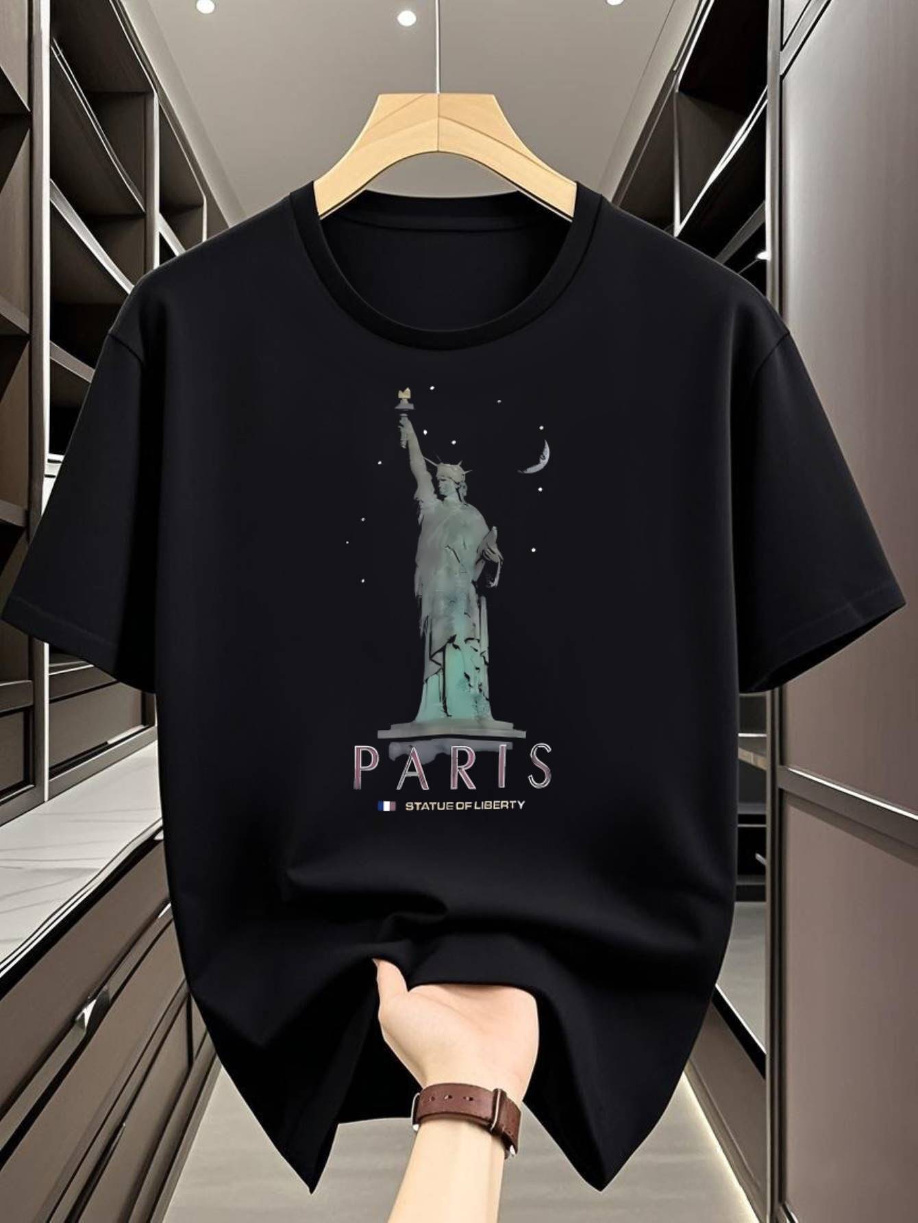 

White T-shirt - Statue of Liberty Graphic Tee M