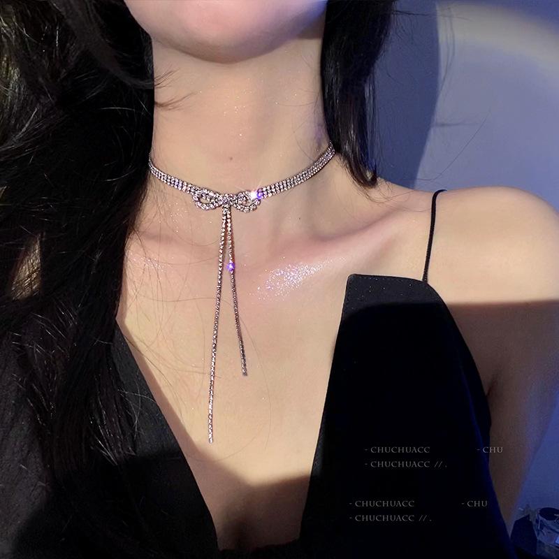 2024 Fashion Glänzende Halskette Nachtclub Party Mädchen Vielseitig Sexy Elegante Charme Halskette Lange Anhänger Mode Frauen Halskette