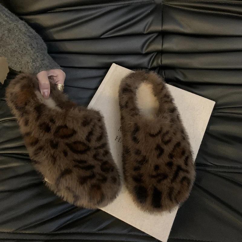 

Баотоу Пушистые тапочки Зима Новые Женские Теплые Плюшевые Тапочки Модные На Плоской Подошве Противоскользящие Удобные Хлопковые Тапочки 35 красный