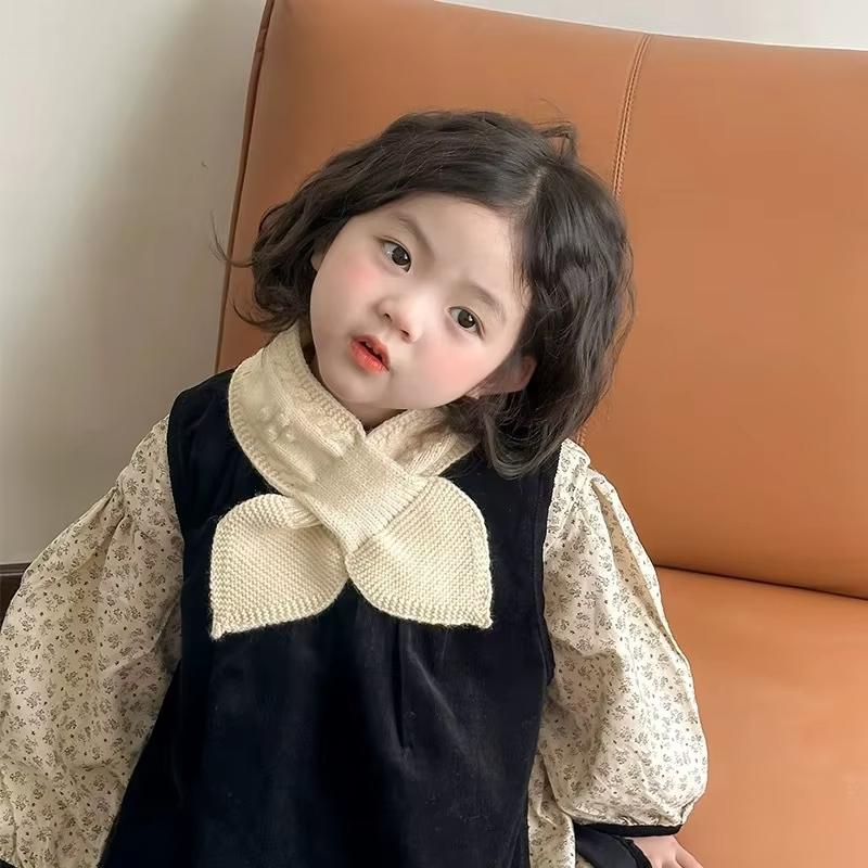 Sciarpa per Bambino Stile Coreano Semplice Monocolore Scaldacollo Incrociato Caldo Morbido a Maglia per Neonato Bambino Piccolo Esterno Facile da Abbinare Capo d'Abbigliamento Esterno