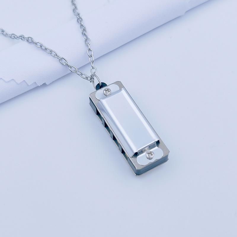 4-Hole 8-Tone Mini Necklace Harmonica - Entry-Level Musical Toy for Kids