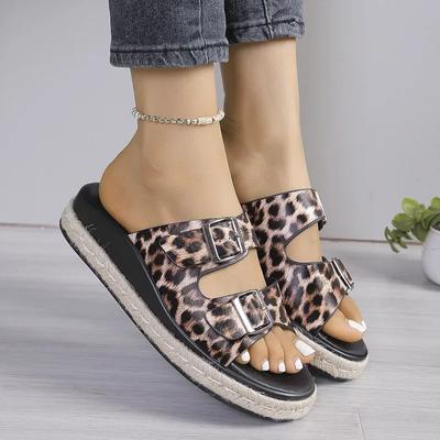 2024 Chaussures basses Pantoufles d'intérieur Plateforme Été Femme Mocassins Mules Pantofle Plage 2024 Léopard léopard Rome Tissu Talons sabot R