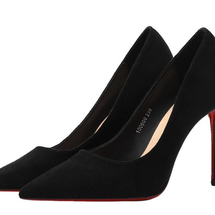 

Туфли на высоком каблуке женские 2025 весна и осень новые черные тонкие каблуки заостренные легкие замшевые профессиональные туфли импортная торговля большие размеры этикет обувь 34