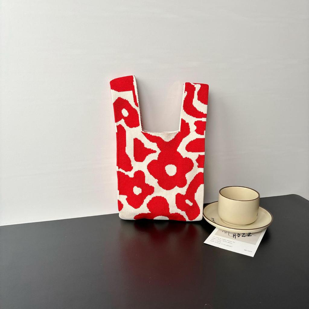 Knitted bag female animal tote bag cute souvenir snack bag versatile vest bag bucket woven gift bag