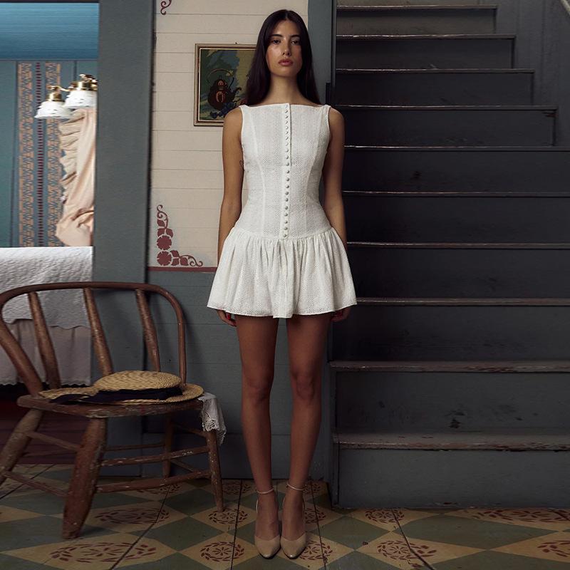 

In Stock: Summer 2025 White One-Shoulder Lace Embroidery Waist-Cinched Short Skirt with Button and Backless Design Medium білий
