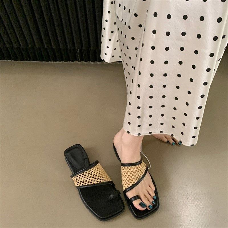 

Niche retro toe-woven thick-heeled slippers women s new thick-soled square-head beach shoes sandals 35 чорний
