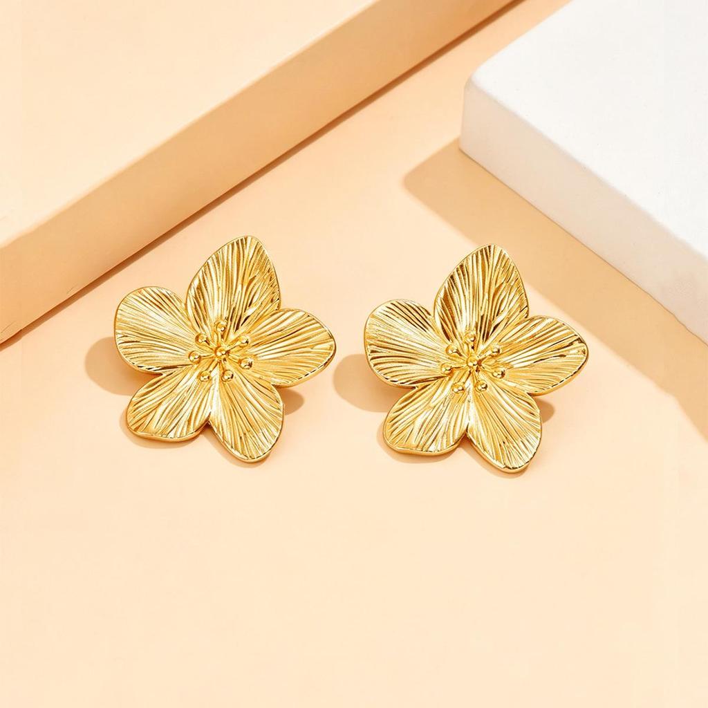 Elegant Versatile Large Camellia 18K Gold-Plated Stainless Steel Flower Stud Earrings for Women