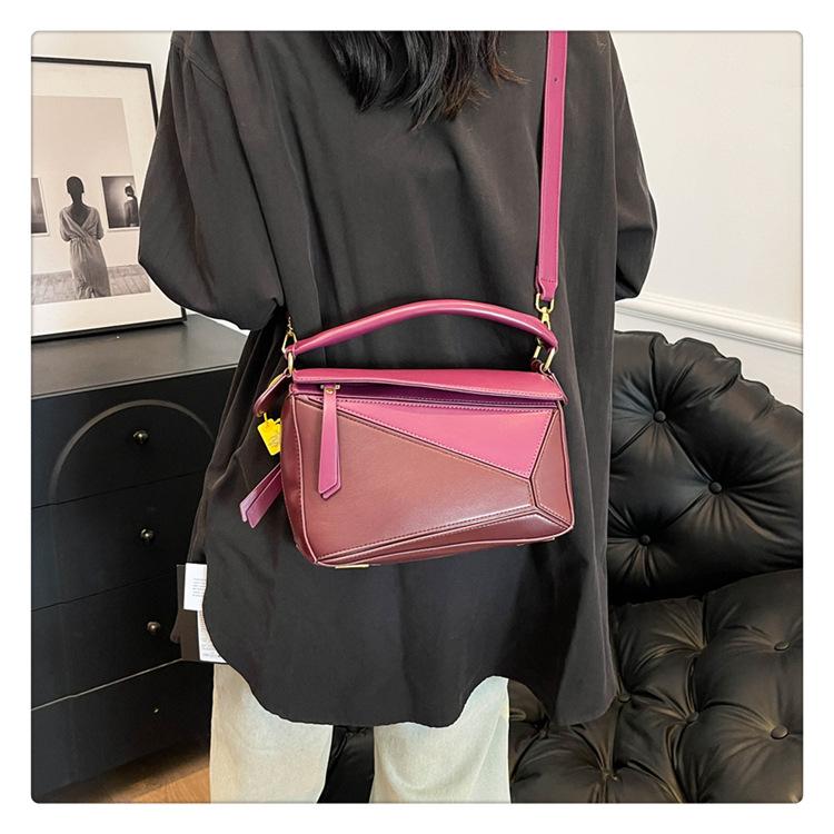 Портативная сумка через плечо с узором личи — фото 10