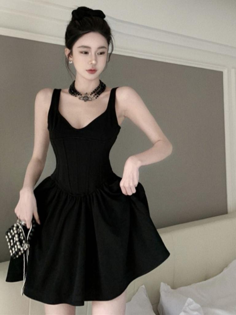 Small dress black Hepburn style French retro fishbone waist high-end small dress women's summer
