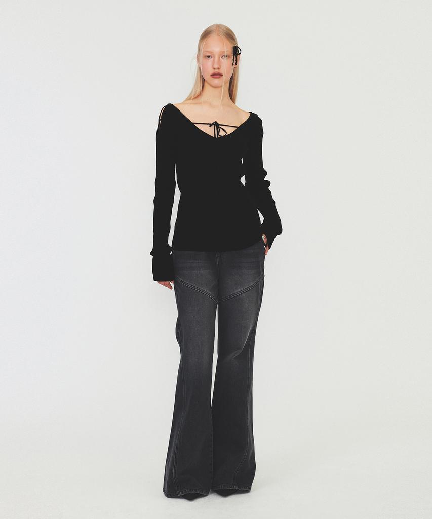 Daiaegeuneol V Neck Strap Knit (Black)
