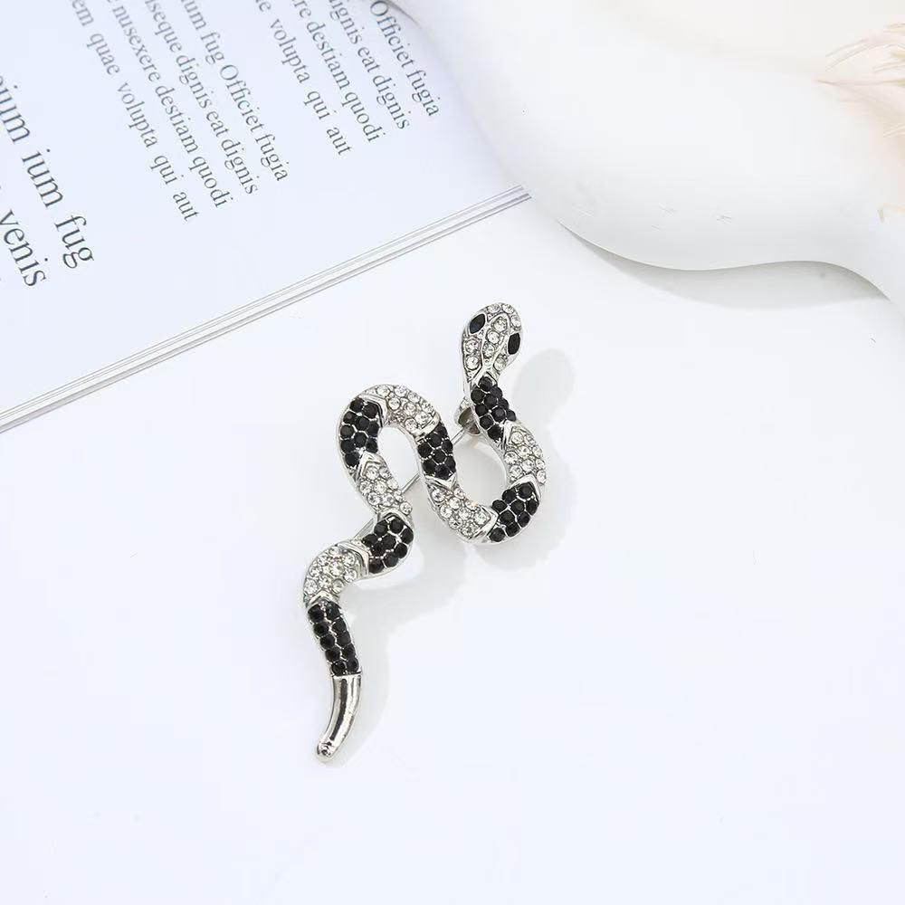 

Брошь Змея Зодиак: Элегантные сплавные украшения для костюмов, свитеров и пальто