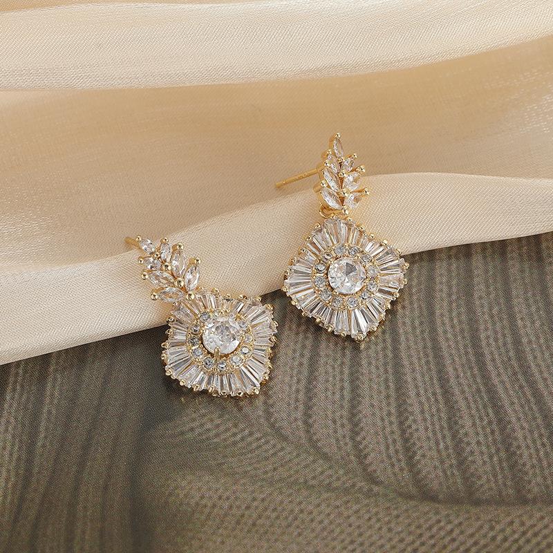 Flower Electroplated Water Droplets Small Fresh Horse Eye Zircon Earrings Silver Needle Light Luxury Bridal Stud Earrings Earrings Women Shine