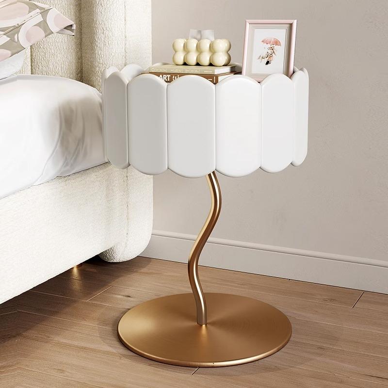 Luxury Bedside Tables Aesthetic Bedroom Nightstands Multifunction Nightstand Smart Bedside Table with Light Storage Furniture