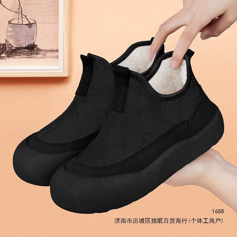 Thick Wool Lined Warm Womens Slip-On Winter Boots Low Cut Non-Slip Comfortable Walking Shoes Cold Weather