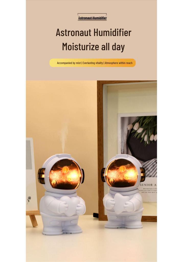 USB-Powered Astronaut Desktop Humidifier - Cute & Compact for Students