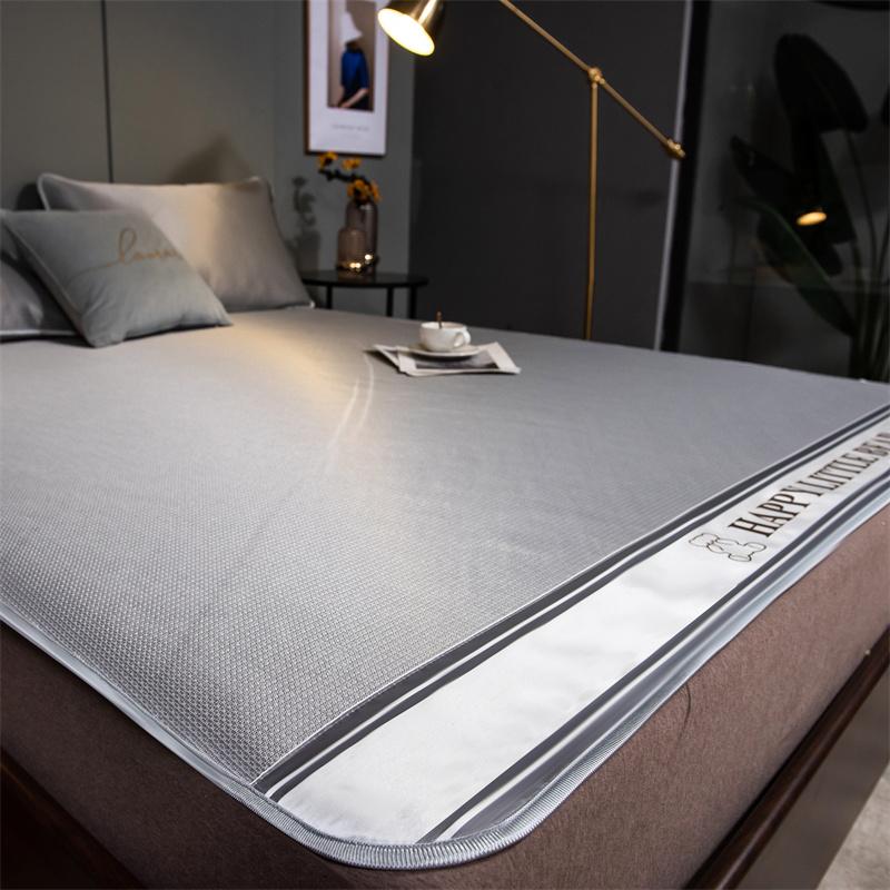 1800D Carbon Light Filtering Fibres Summer Mat Designed for Bed Gentle Comfortable Cool Bed Mat Ice Silk Naked Sleeping Skin Friendly Cooling Pad